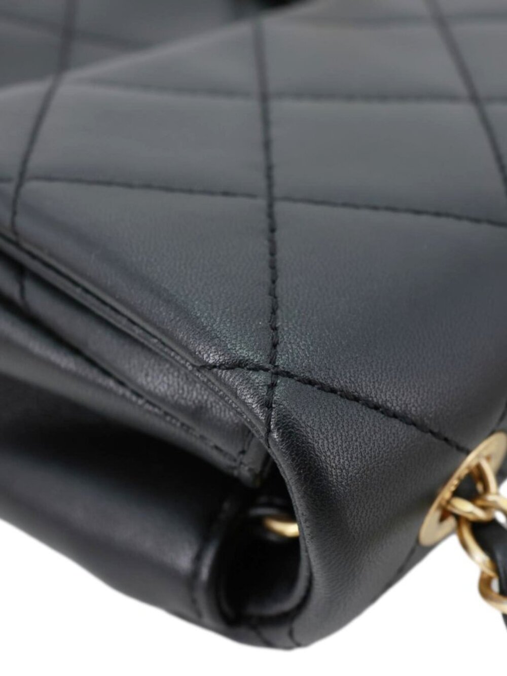 Chanel In The Loop Flap Medium Quilted Lambskin Leather Shoulder Bag Black - Picture 9 of 12